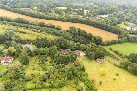 3 bedroom cottage for sale, Imberhorne Lane, East Grinstead RH19