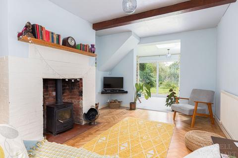 3 bedroom cottage for sale, Imberhorne Lane, East Grinstead RH19