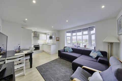 2 bedroom flat for sale, Martin Way, London SW20