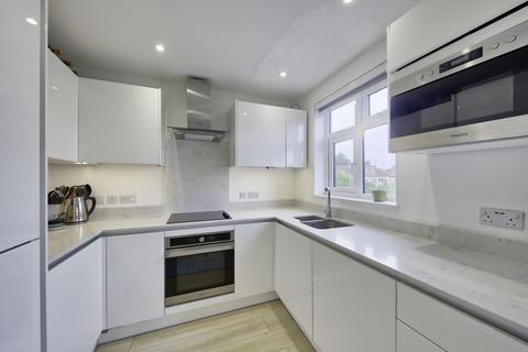 2 bedroom flat for sale, Martin Way, London SW20