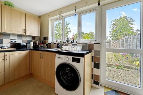 15 Bradbury Close, Chippenham, SN15 3TN
