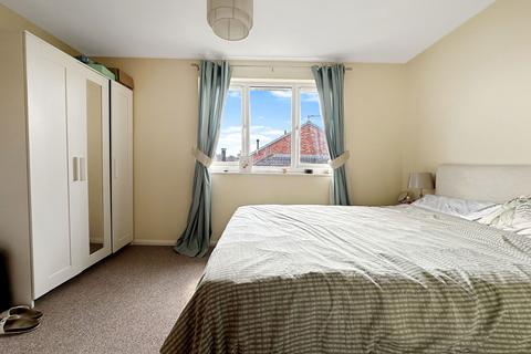 15 Bradbury Close, Chippenham, SN15 3TN