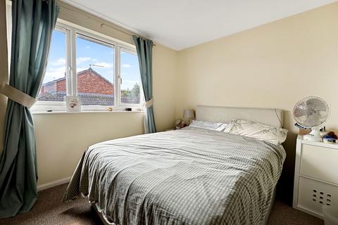 15 Bradbury Close, Chippenham, SN15 3TN