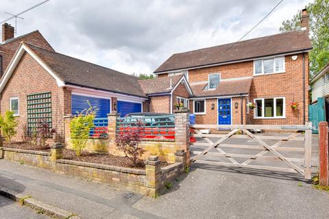 4 bedroom detached house for sale, Station Road, Great Dunmow