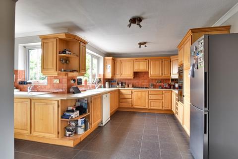 4 bedroom detached house for sale, Station Road, Great Dunmow