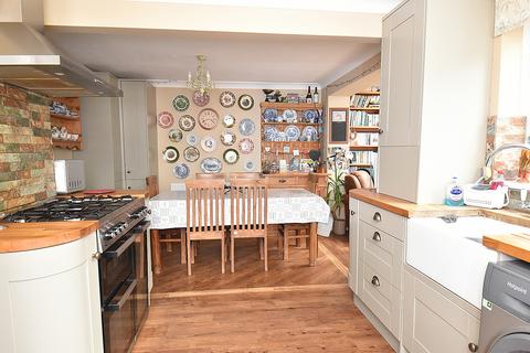 1 Cale Way, Wincanton, BA9 9BS