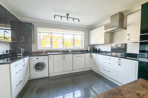 4 bedroom detached house for sale, Rectory Avenue, Rochford