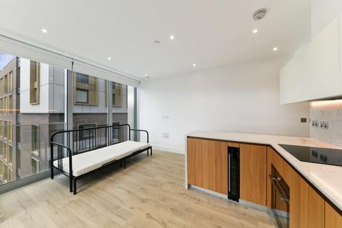 Studio to rent, Perilla House, Goodman Fields, Aldgate, E1