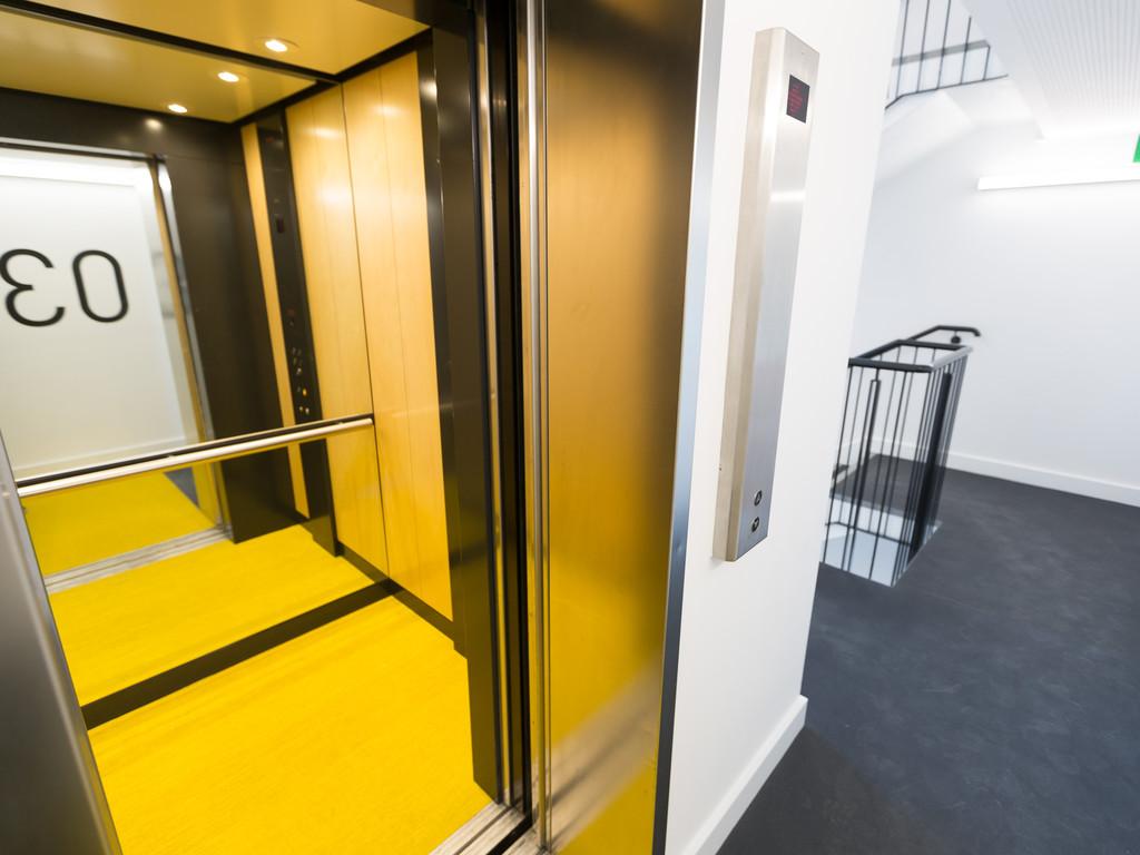 New Inn Hall Street lift