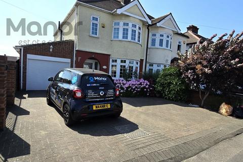 4 bedroom semi-detached house to rent, Upminster Road North, Rainham, RM13 9JL