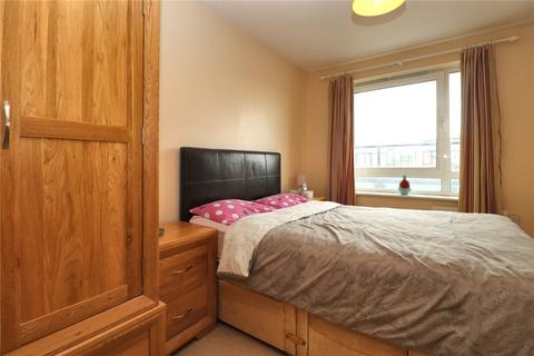 2 bedroom flat for sale, Stanley Road, Surrey GU21