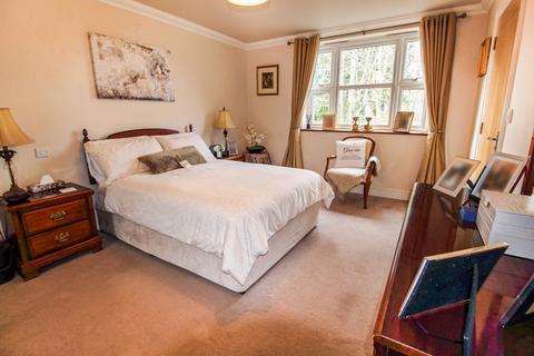 10 Churchview Close, Caterham, CR3 6EZ