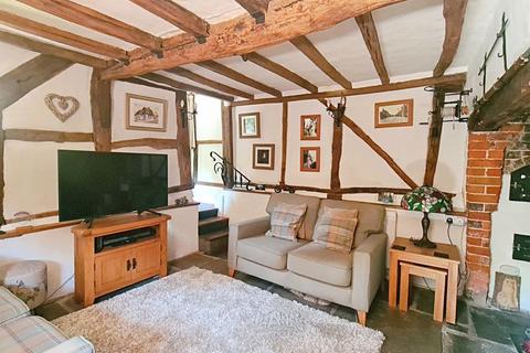 2 bedroom cottage for sale, Stratford Road, Harvington