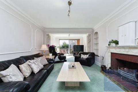 4 bedroom detached house for sale, Stradbroke Drive, Chigwell IG7