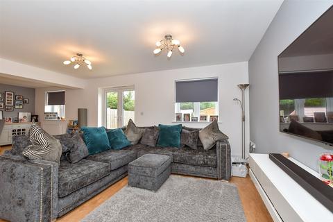 4 bedroom link detached house for sale, Penrith Crescent, Wickford, Essex