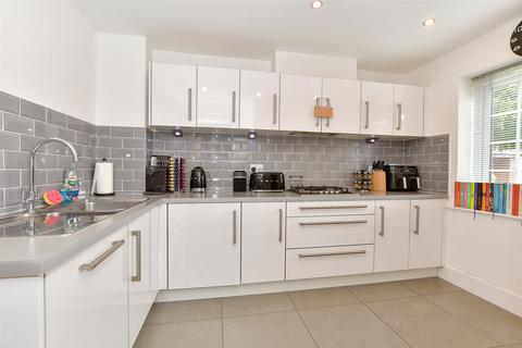 4 bedroom link detached house for sale, Penrith Crescent, Wickford, Essex