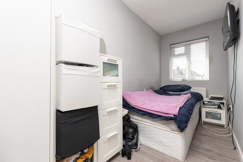 19 Mayplace Avenue, Dartford, DA1 4PY