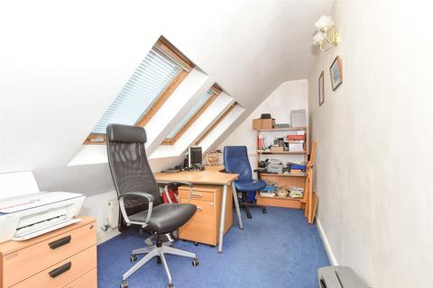 1 Lanchester Close, Herne Bay, CT6 8AH