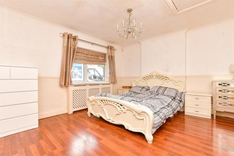 4 Croydon Lane, Banstead, SM7 3AS