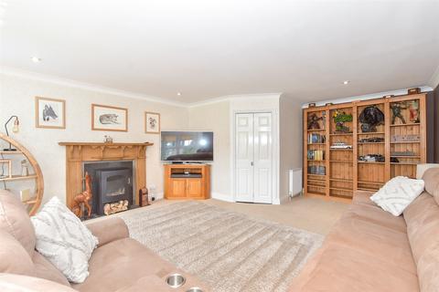 4 bedroom townhouse for sale, Blenheim Close, Rustington, Littlehampton, West Sussex