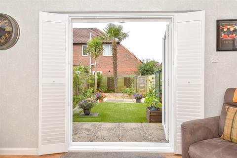 3 Blenheim Close, Rustington, Littlehampton, BN16 3SZ