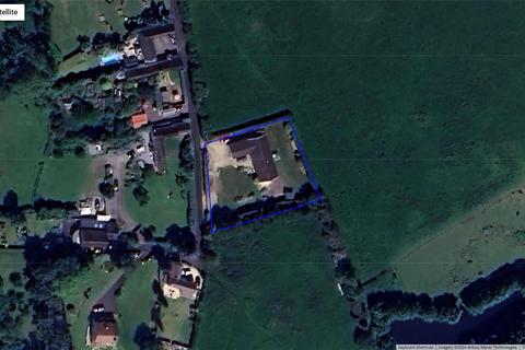 Holmlea Middle Road, Wildmoor, Bromsgrove, B61 0BS