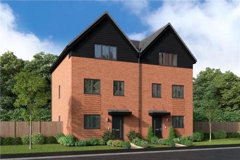 3 bedroom townhouse for sale, Plot 154, Rushwick at Miller Homes at Middlebeck, Bluebell Drive, Newark on Trent NG24