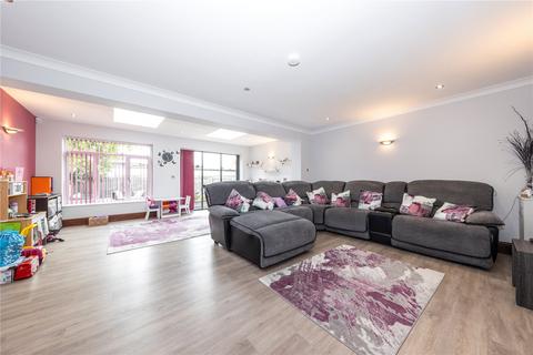 18 Forrest Crescent, Luton, LU2 9AR