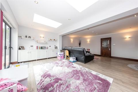 18 Forrest Crescent, Luton, LU2 9AR