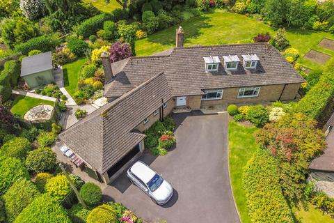 4 bedroom detached bungalow for sale, Southway, Daisy Lea Lane, Huddersfield. HD3