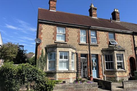 3 bedroom end of terrace house for sale, Park Lane, Chippenham