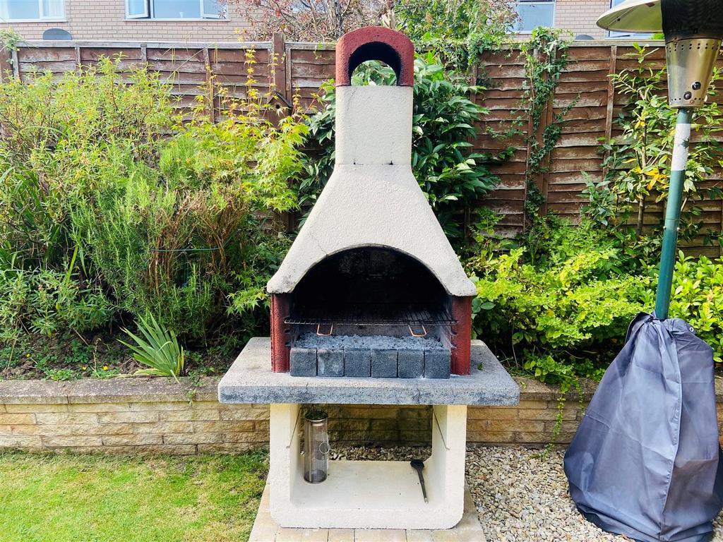 PIZZA OVEN.jpg