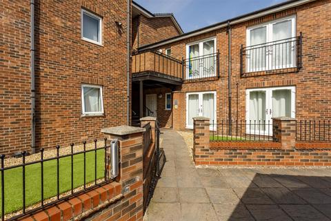 2 bedroom apartment for sale, Lodge Farm Gardens, Haxby Road, York, YO31 8JS