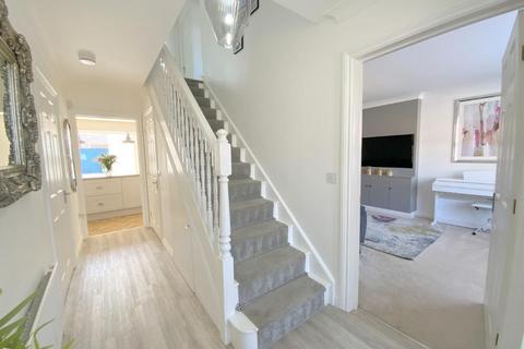 12 Arran Close, New Waltham, Grimsby, DN36 4GX