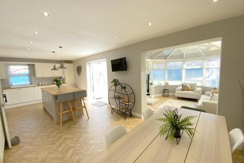12 Arran Close, New Waltham, Grimsby, DN36 4GX