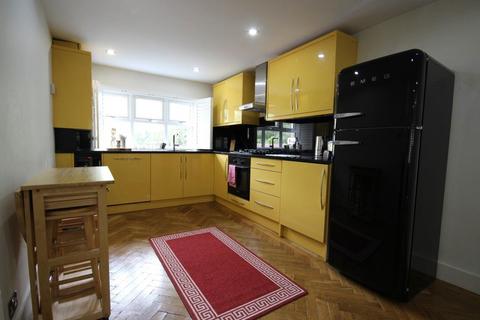 2 bedroom flat to rent, ONLINE ENQUIRIES ONLY - Lower Street, NOAK BRIDGE