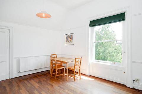 2 bedroom flat for sale, Kingsley Grange, The Rise, Snaresbrook