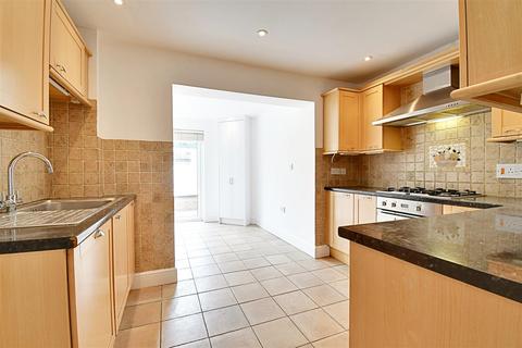 4 Heathgate, Hertford Heath, Hertford, SG13 7PH