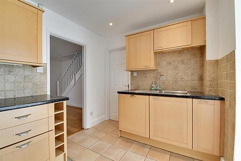 4 Heathgate, Hertford Heath, Hertford, SG13 7PH
