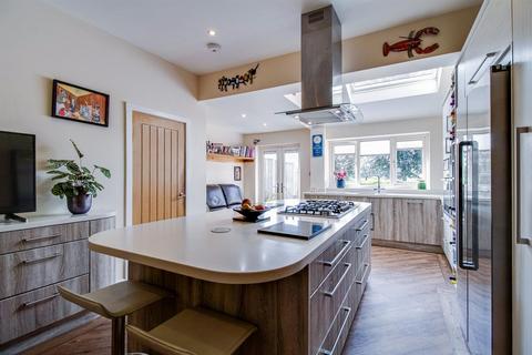 56 First Avenue, Wakefield, WF1 2HS