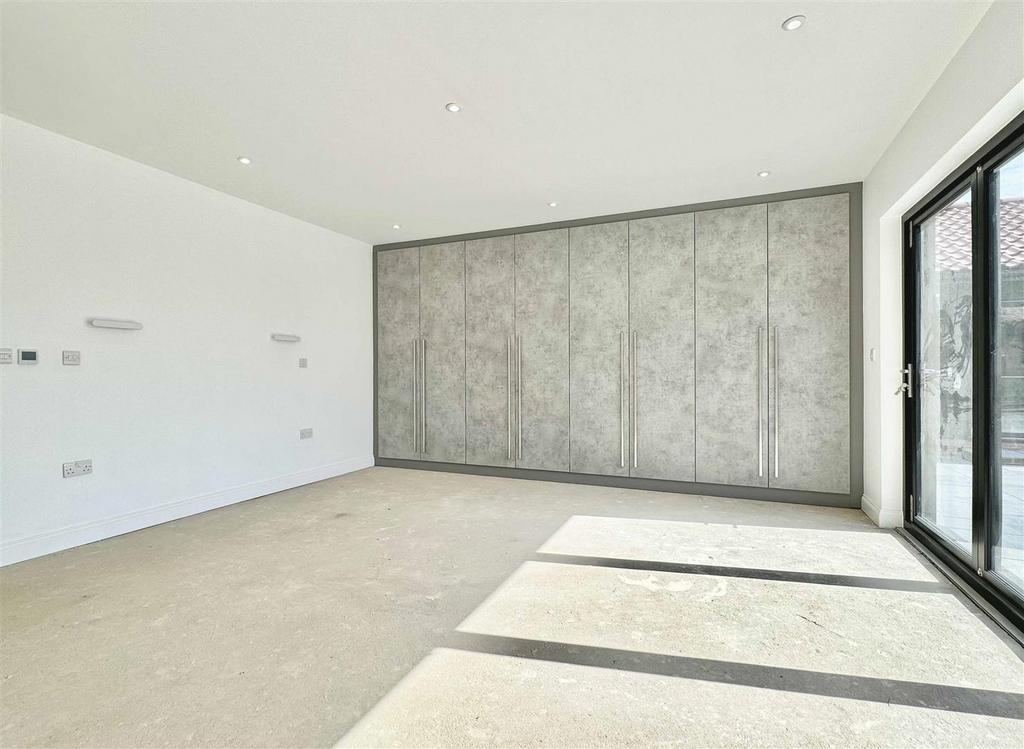 Master Bedroom 2.jpg