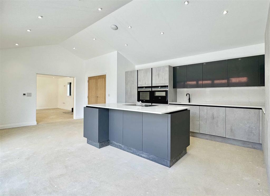 Kitchen 4.jpg