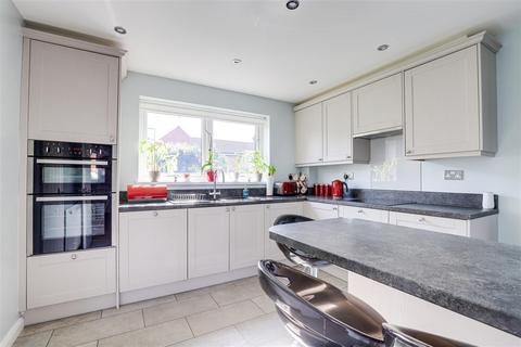 4 bedroom detached house for sale, Lapford Close, Mapperley NG3