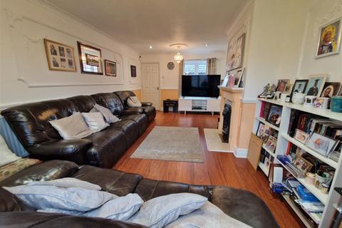 4 bedroom detached house for sale, Northfields, Grays