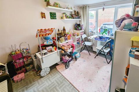 16 Telfords Close, Corby, NN17 1BF