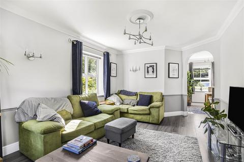 2 Abbotsmead Place, Caversham, Reading, RG4 8BB