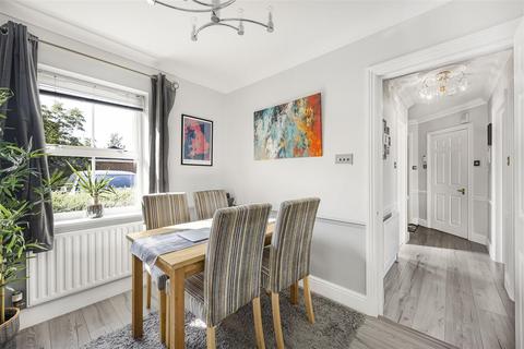 2 Abbotsmead Place, Caversham, Reading, RG4 8BB