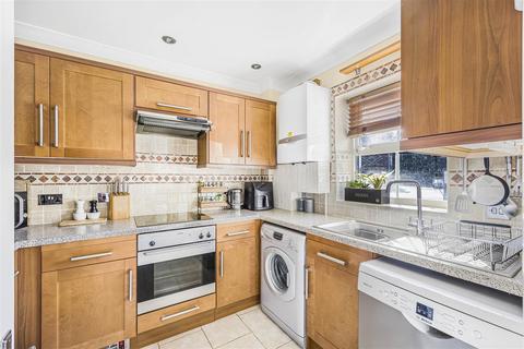 2 Abbotsmead Place, Caversham, Reading, RG4 8BB