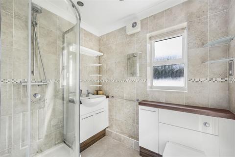 2 Abbotsmead Place, Caversham, Reading, RG4 8BB