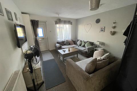 2 bedroom house for sale, Tamworth Drive, Shaw, Swindon